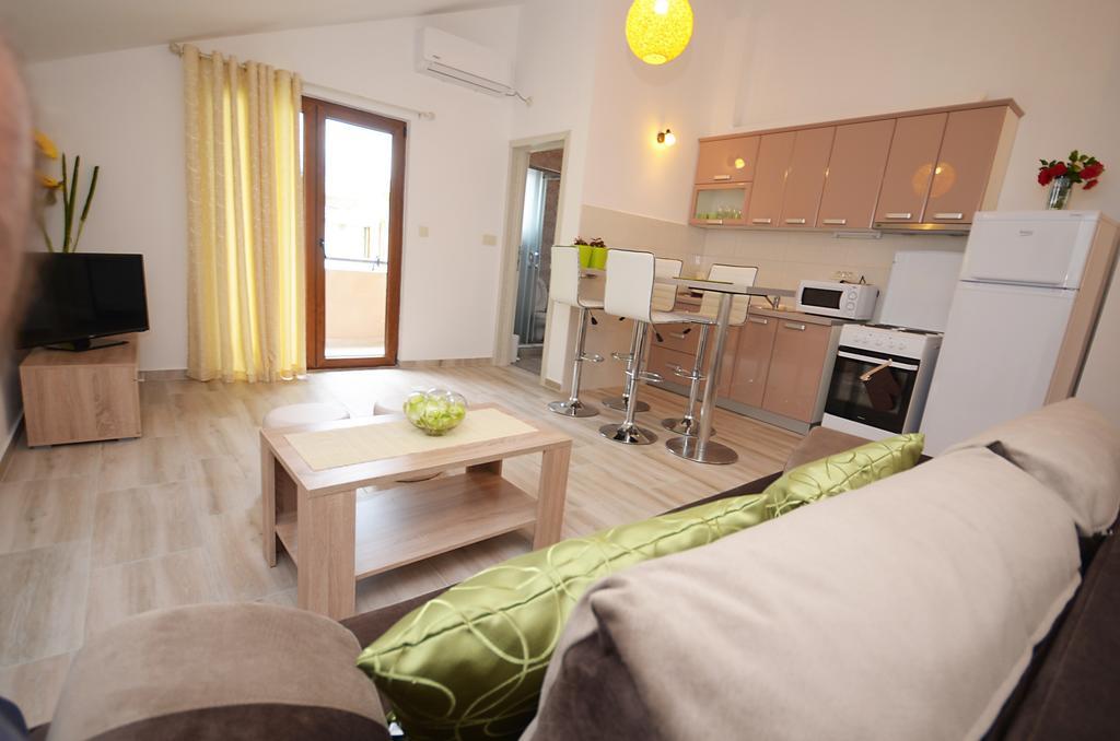 Apartmani Mizdrak Kotor Bagian luar foto