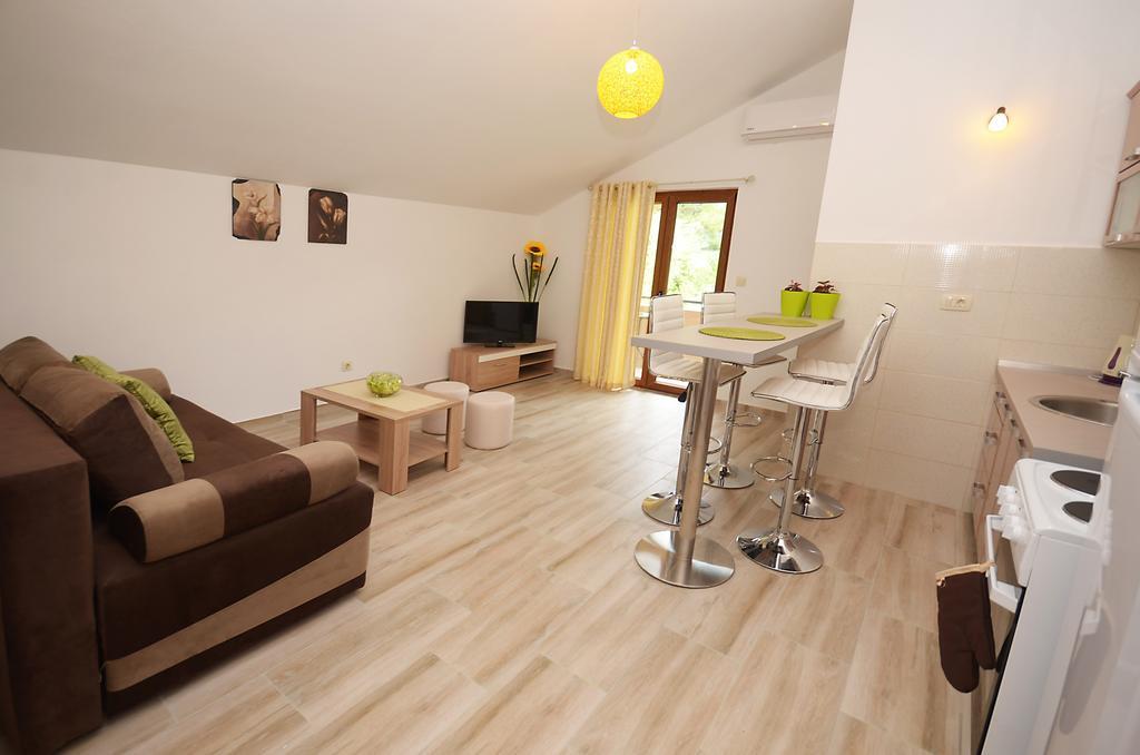 Apartmani Mizdrak Kotor Bagian luar foto